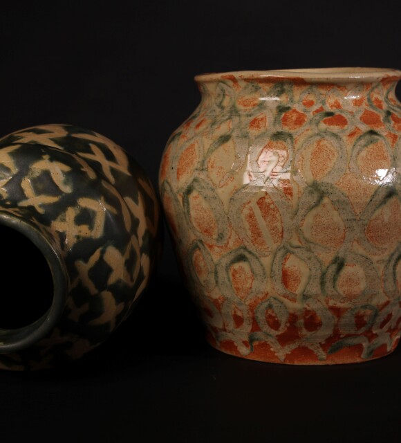 two pots small